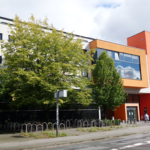 Hörsaalgebäude der Uni OS